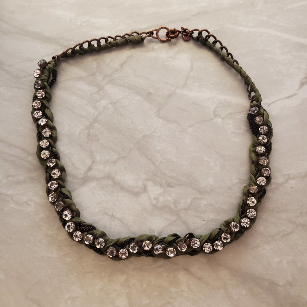 💚 J.Crew Olive Green Fabric Gunmetal Rhinestones Crystals Twisted Necklace 💚